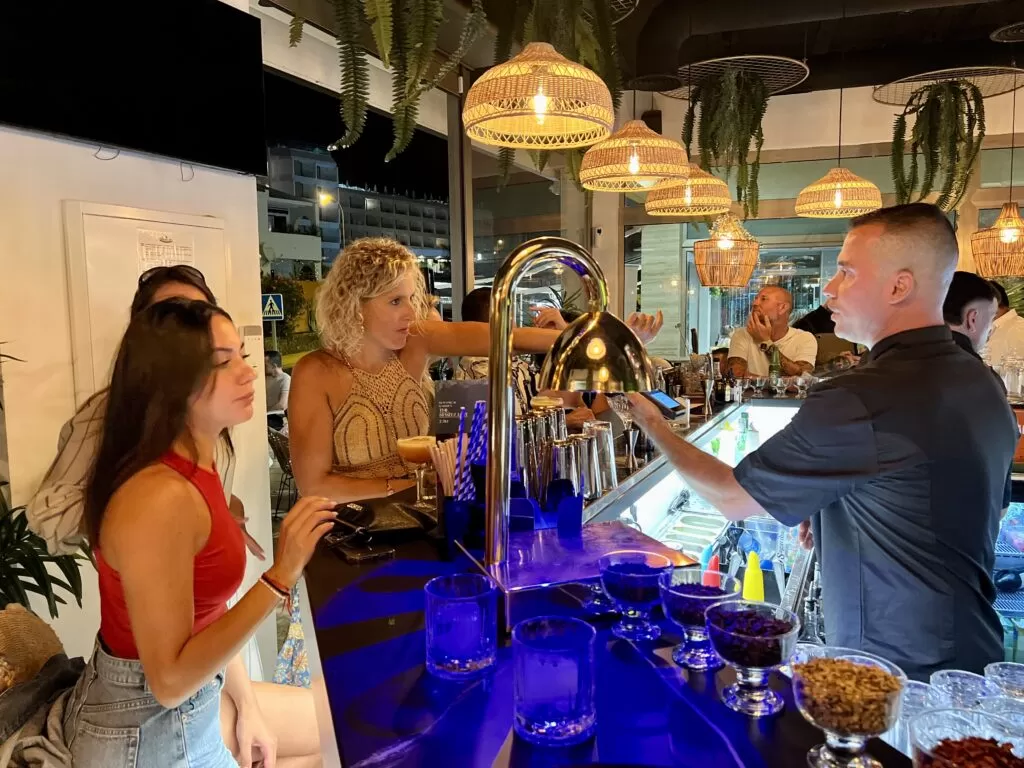 Eden bar